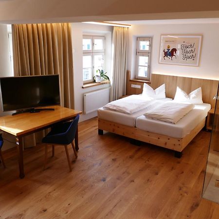Hotel Zum Schwarzen Ross Und Gutmann Zur Post 힐폴트슈타인 외부 사진