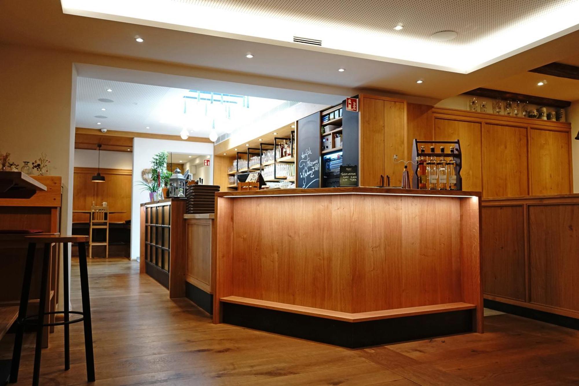 Hotel Zum Schwarzen Ross Und Gutmann Zur Post 힐폴트슈타인 외부 사진