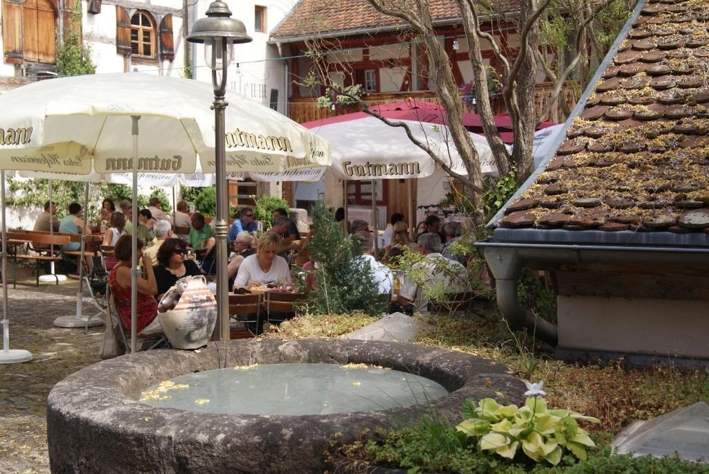 Hotel Zum Schwarzen Ross Und Gutmann Zur Post 힐폴트슈타인 외부 사진