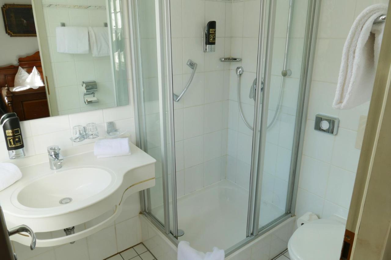Hotel Zum Schwarzen Ross Und Gutmann Zur Post 힐폴트슈타인 외부 사진
